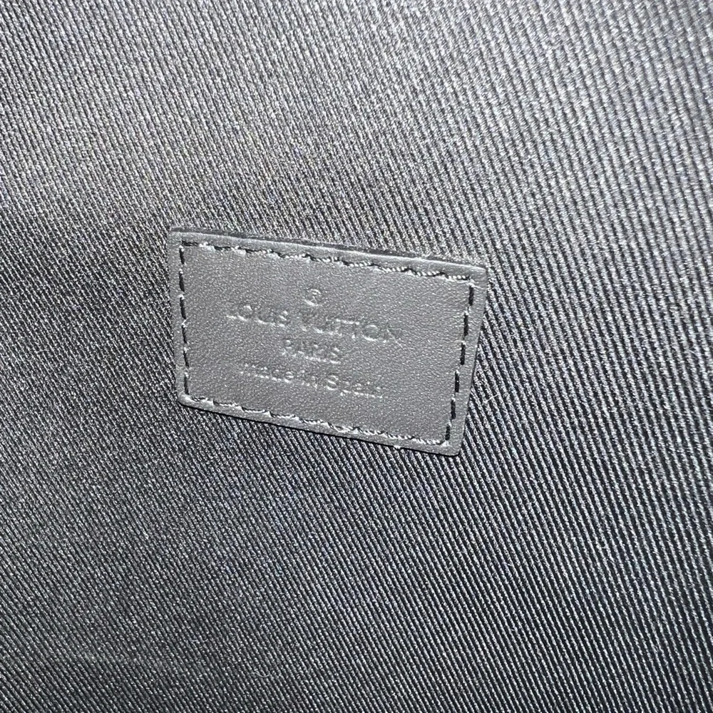 Louis Vuitton backpack - Picture 8 of 13